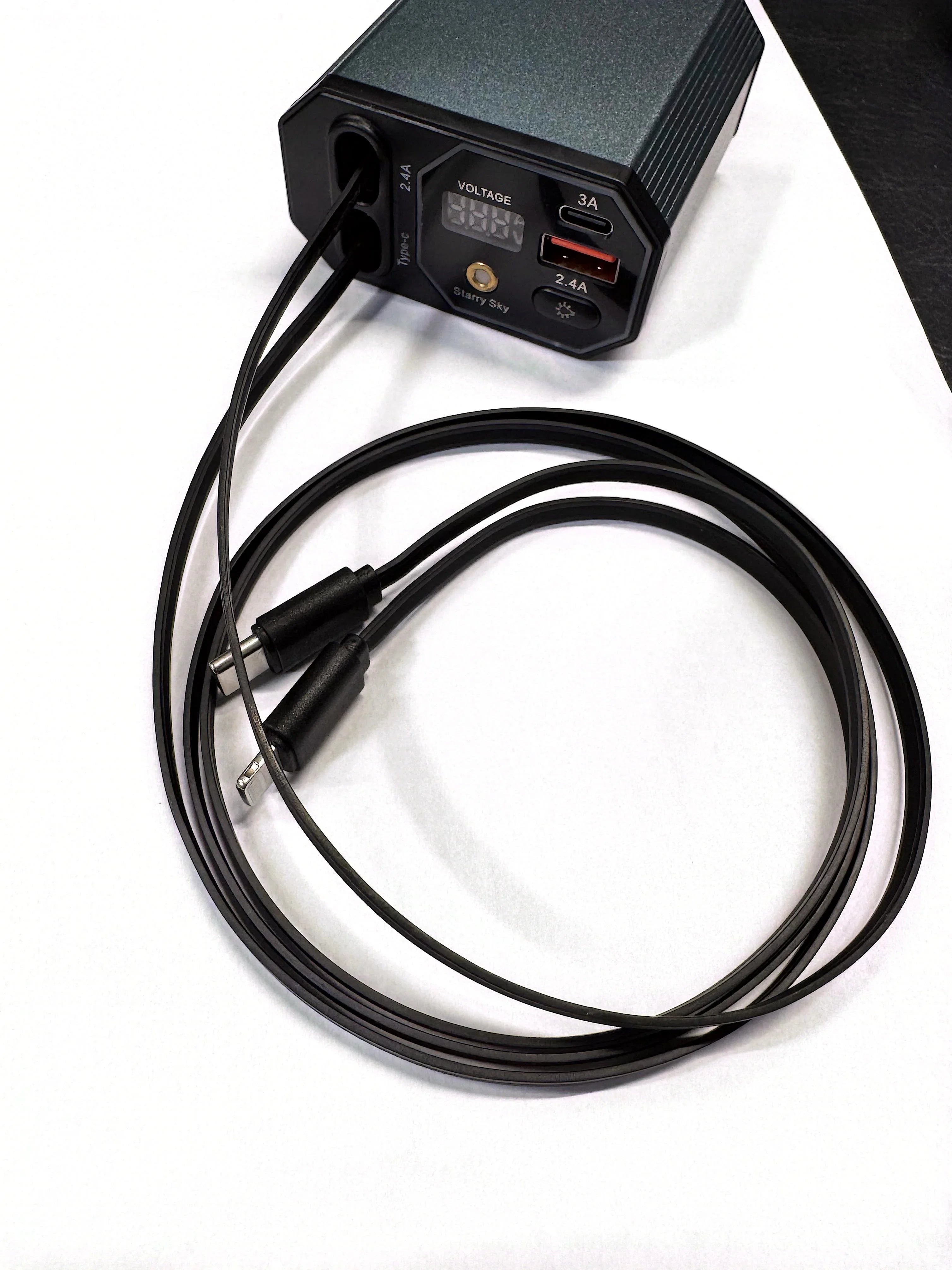 Încărcător Auto 4-în-1 cu Cablu Telescopic -USB + Type-C + Cablu Apple - My Store