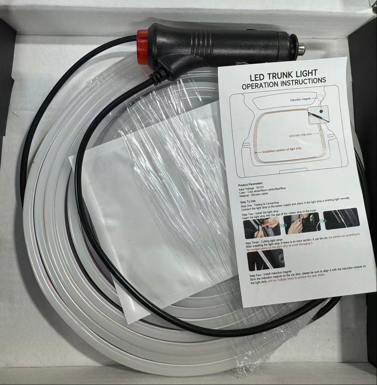 Bandă LED Iluminare Portbagaj Auto 5M 6000K – Tăiabilă, 12V, Brichetă cu Senzor Automat sau Conectare Cablu